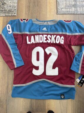 NEW NHL "Landeskog" Jersey Men Size 50 (M)